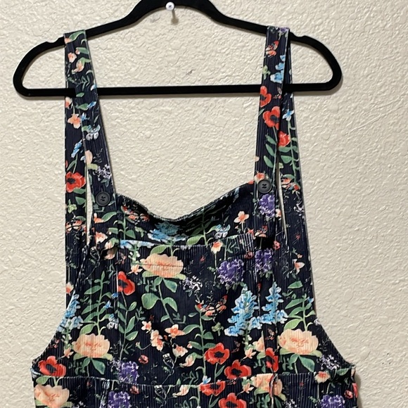 Women's Floral Bibbed Overalls. Very Cool And Good Condition. Size 2 X. - Picture 3 of 14